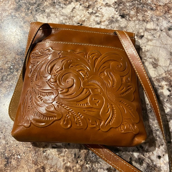 Leather crossbody bag - Picture 2 of 4